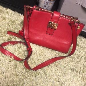 Micheal Kors cross body purse